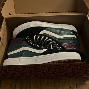 Vans Sk8-Hi Mte 2.0 Dx. Dress Blue/Jasper. US mens 9.5